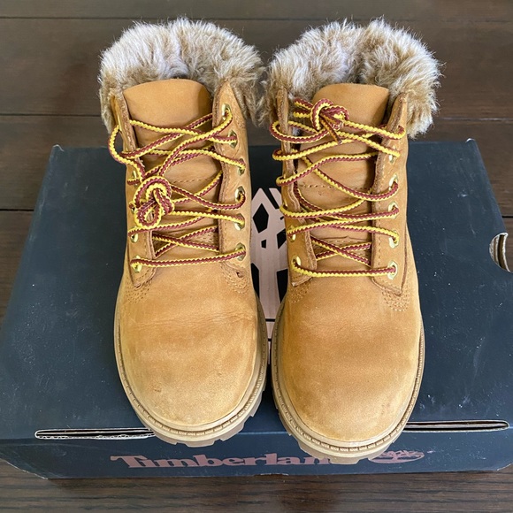 Toddler Girls Timberland Boots with Fur - Picture 6 of 7